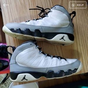 Jordan 9 Barron size 6.5y (grade school)